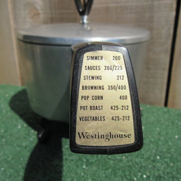 Vintage Westinghouse S-28 3 Quart Electric Hot Pot Pan w/ Vent Lid & Cord - Picture 3 of 9